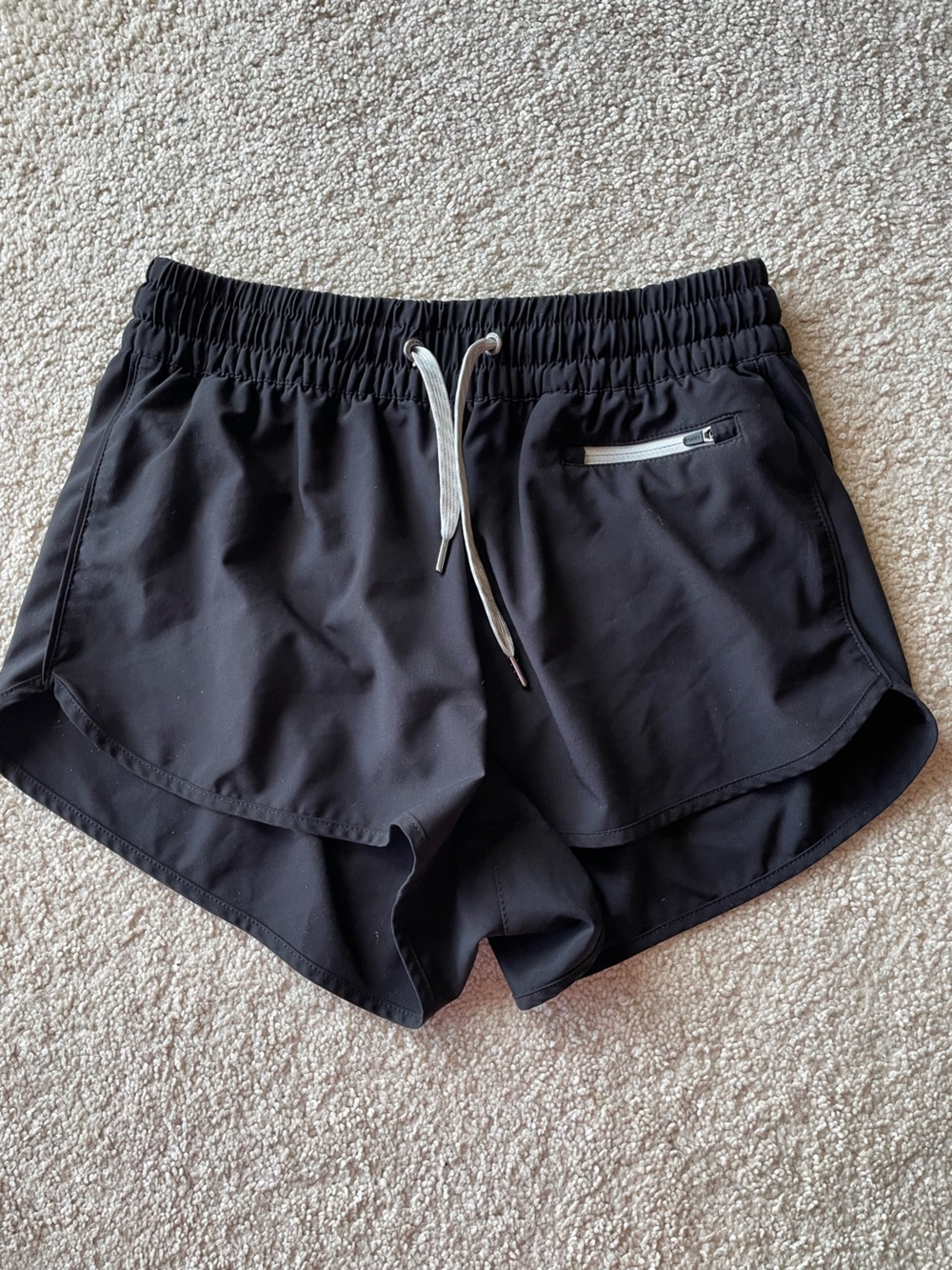 VUORI SHORTS